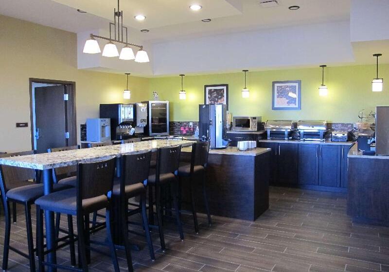 هتل Best Western Plus Moosomin