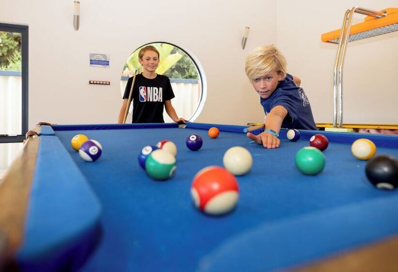 هتل Big4 Middleton Beach Holiday Park