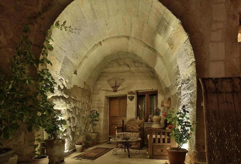 בית מלון כפרי Chelebi Cave Suites Plus 6 Years Old