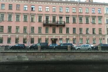 هتل Griboedov House