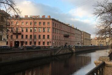 هتل Griboedov House