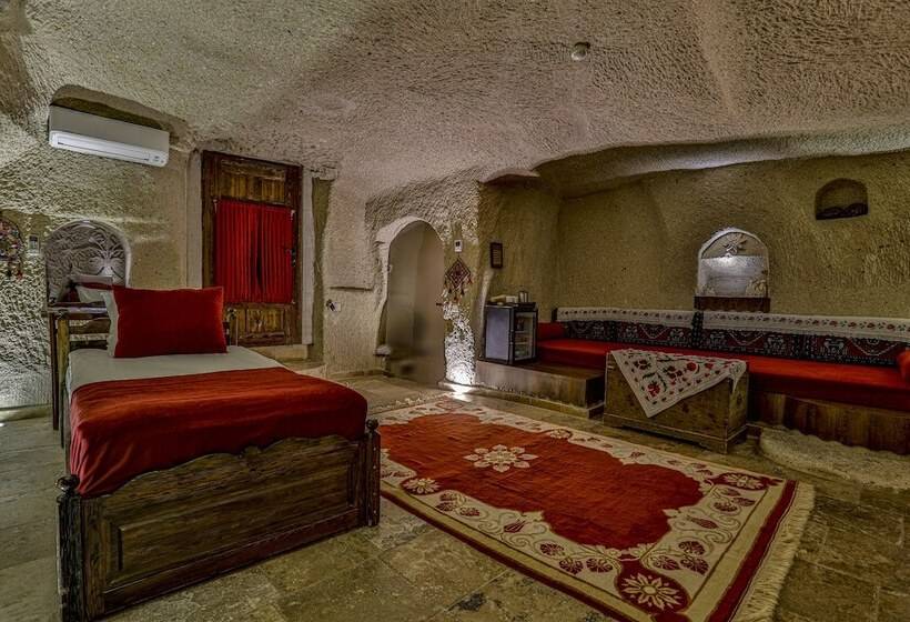 هتل Hidden Cave