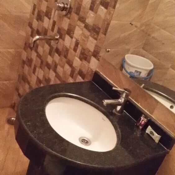 Fotos del hotel Janki International:  2