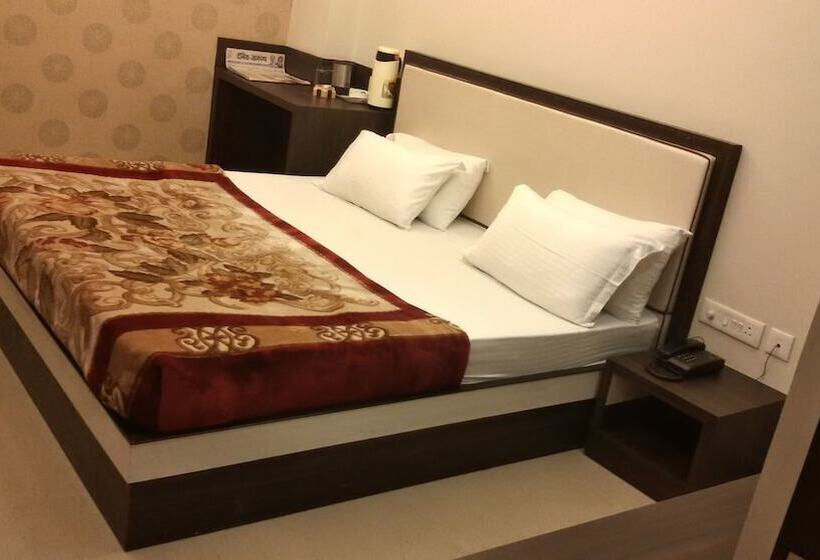 Fotos del hotel Janki International:  10