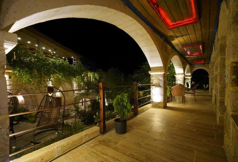 هتل Kayatas Cave Suites