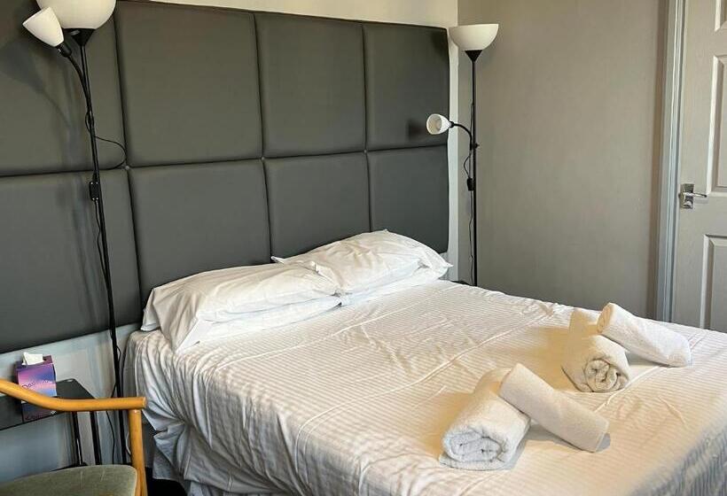 فندق Links Lets Room Only