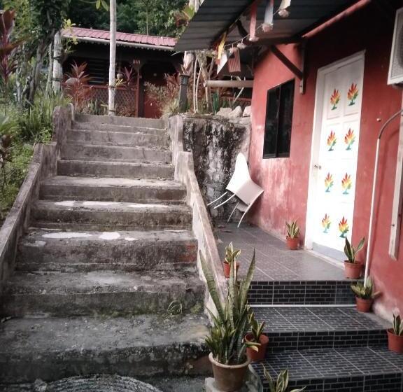 Otel Nazri Nipah Camp