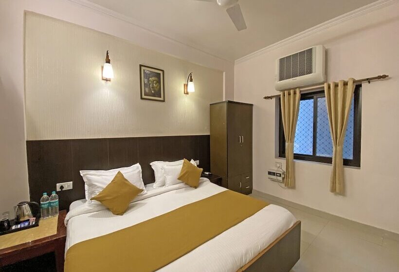 هتل Nirvana Palace