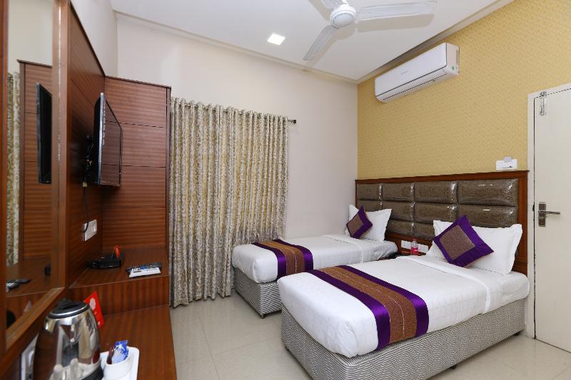Hotel OYO Flagship 486 Nungambakkam-Greams road-Apollo Hospital