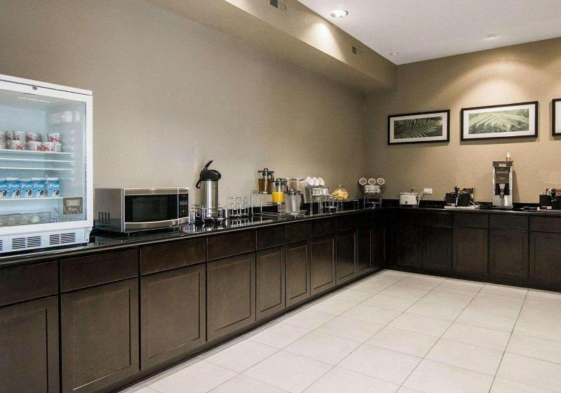 هتل Sleep Inn & Suites Fort Dodge
