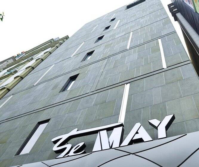 هتل The May