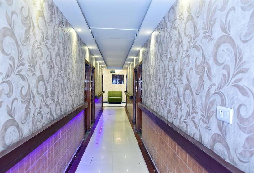 Fotos del hotel Capital O 8307 The Garden View:  11