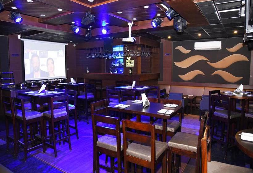 هتل ZO Rooms Iconic Panchkula Sector 11