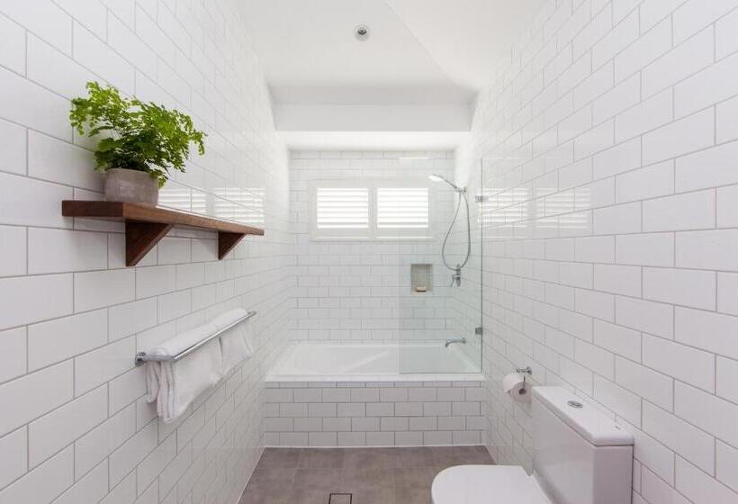 پانسیون The Beach Shack Byron Bay