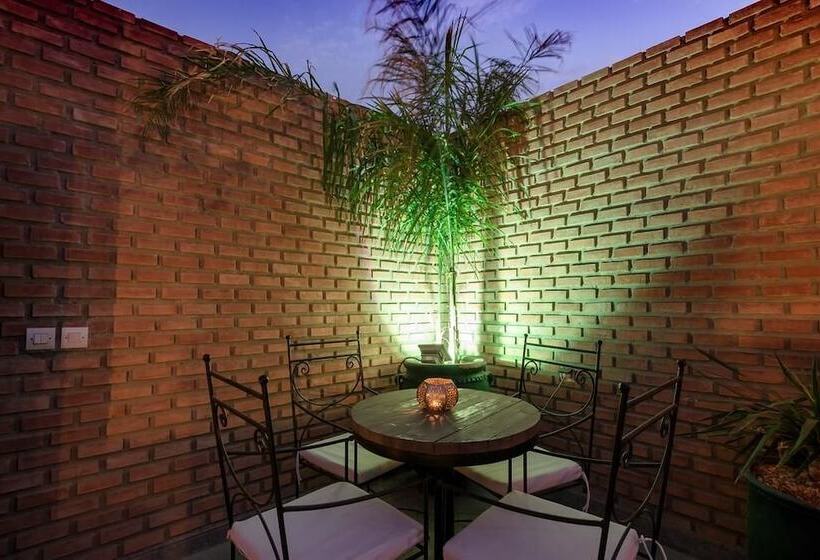 Riad Salam 40
