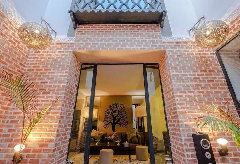 Riad Salam 40