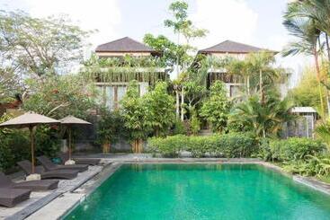 هتل Aqua Bali Villa