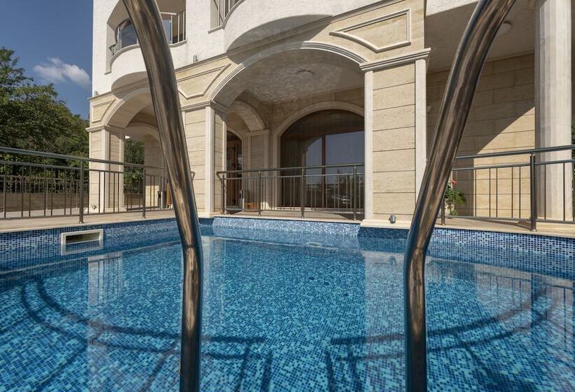 هتل Aqua View Spa Boutique
