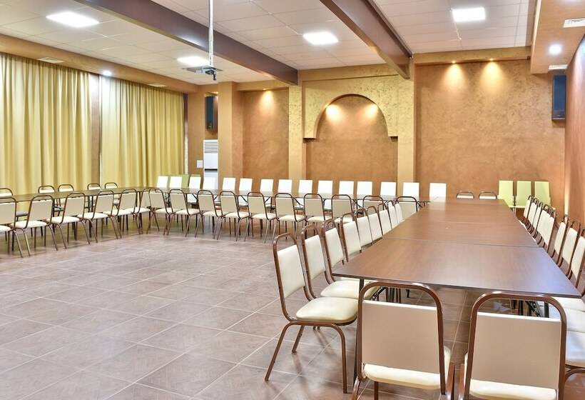 هتل Estreya Palace & Residence