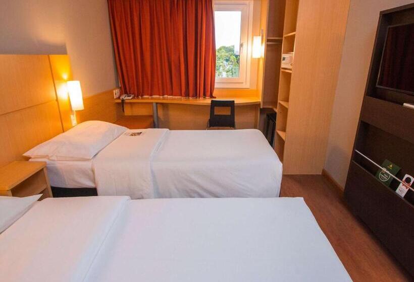 هتل Ibis Asuncion