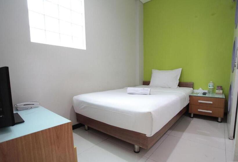 هتل Legreen Suite Tebet