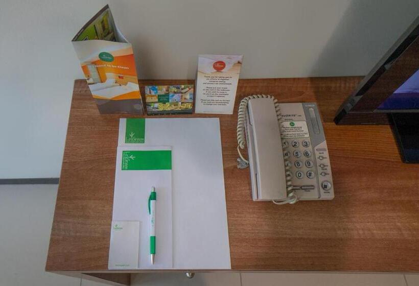 هتل Legreen Suite Tebet