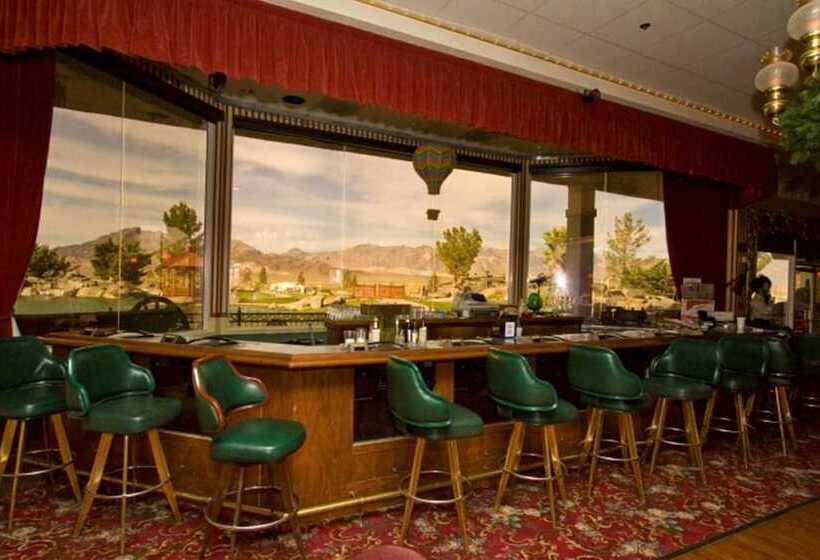 Отель Longstreet Inn & Casino