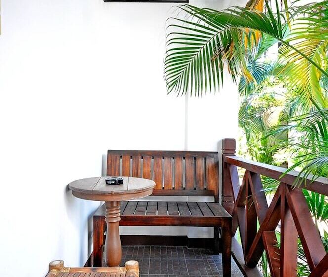 酒店 Nirvana Beach Resort