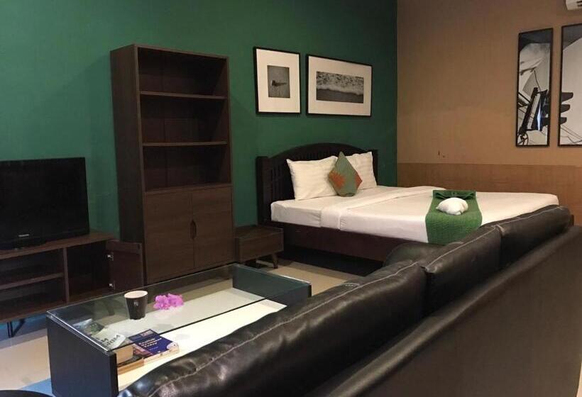 هتل Phuket Siam Villas   Sha Plus