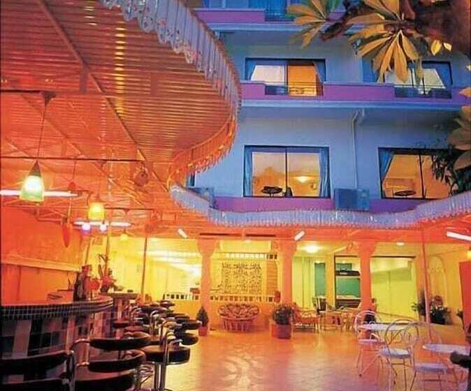 هتل Tj Guesthouse