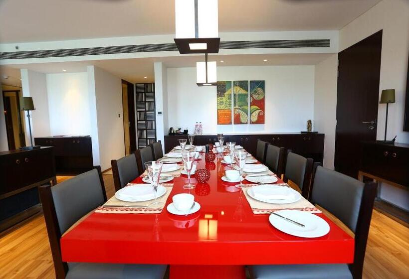 هتل Vivanta Guwahati