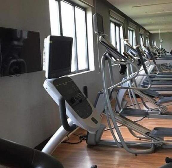 هتل Vivanta Guwahati