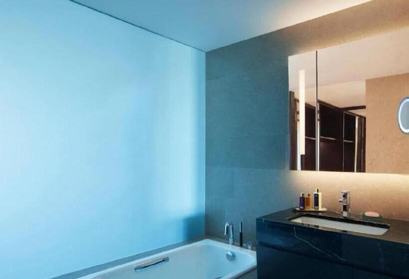 هتل Vivanta Guwahati