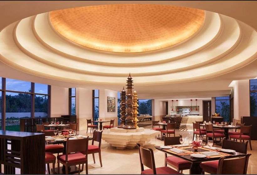 هتل Vivanta Guwahati