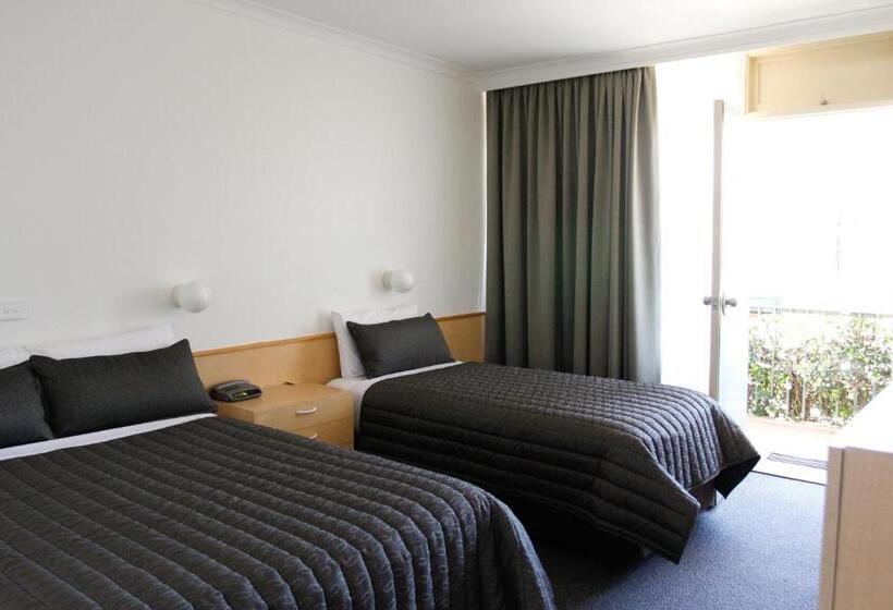 مُتل Mid City Motor Inn Queanbeyan