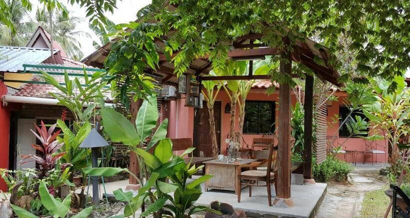 مُتل The Coconut Langkawi