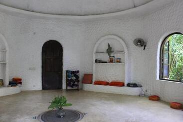 پانسیون Secret Garden Villa   Unawatuna