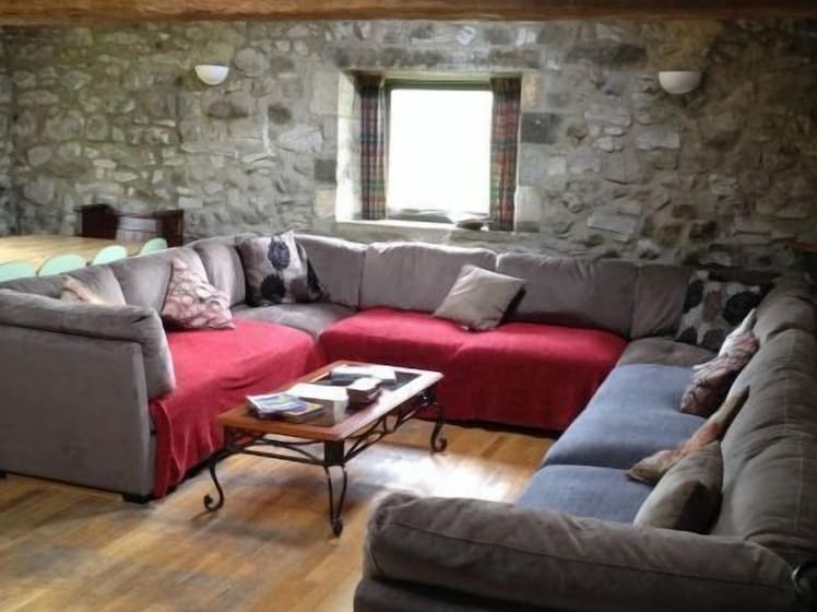 Skirfare Barn