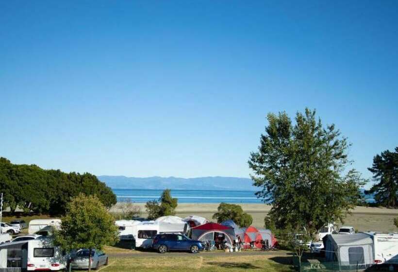 Tahuna Beach Holiday Park And Motel