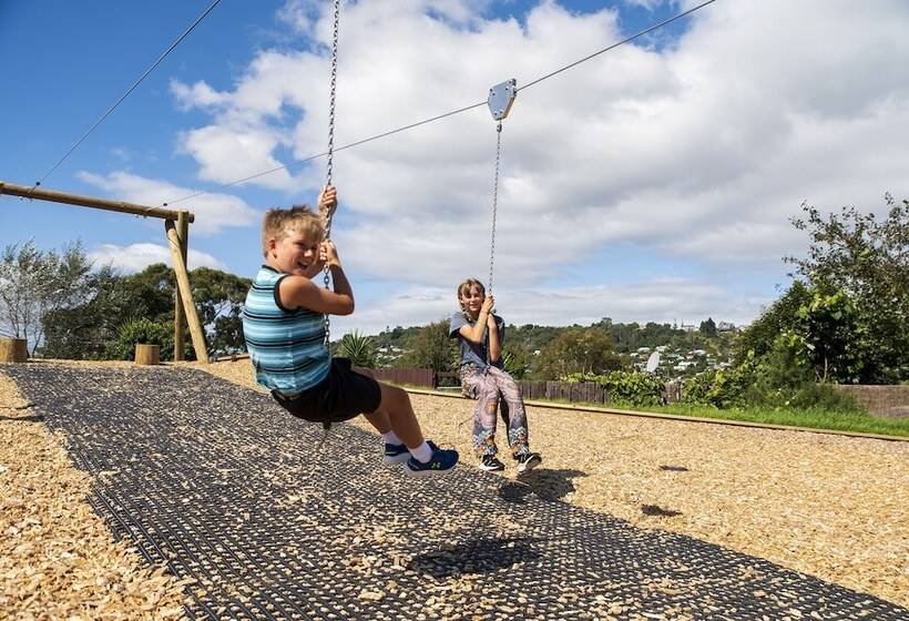 Tahuna Beach Holiday Park And Motel