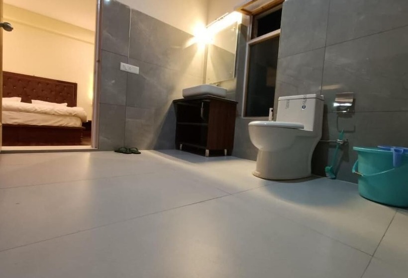 Hotel Bergo Residency   Leh