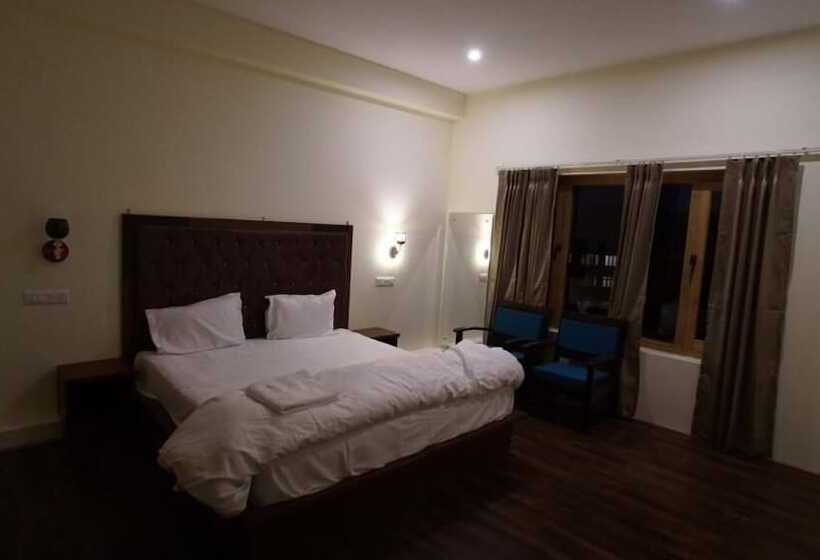 Hotel Bergo Residency   Leh