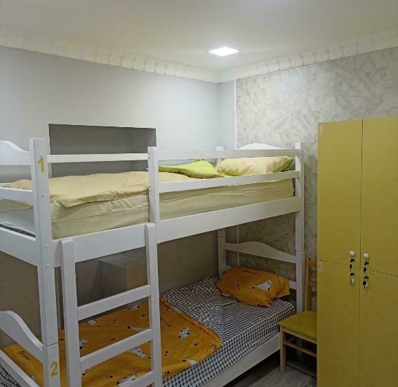 Aragats Hostel & Guest House