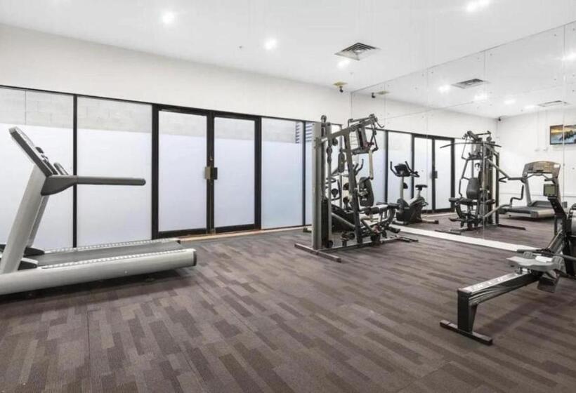 هتل Deluxe Twin Studio In Surfers Paradise   Coasthm