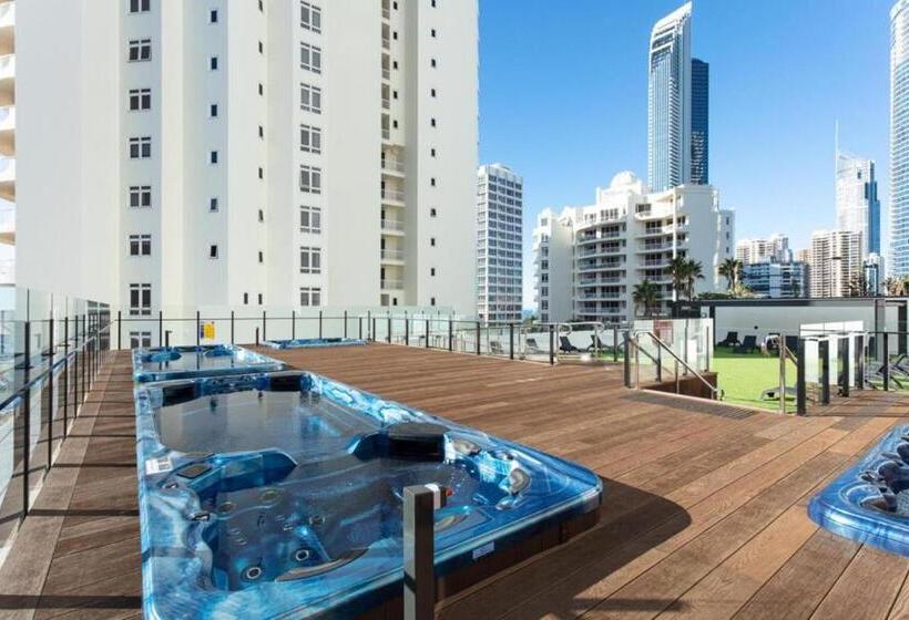 هتل Deluxe Twin Studio In Surfers Paradise   Coasthm