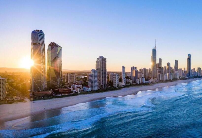 هتل Deluxe Twin Studio In Surfers Paradise   Coasthm