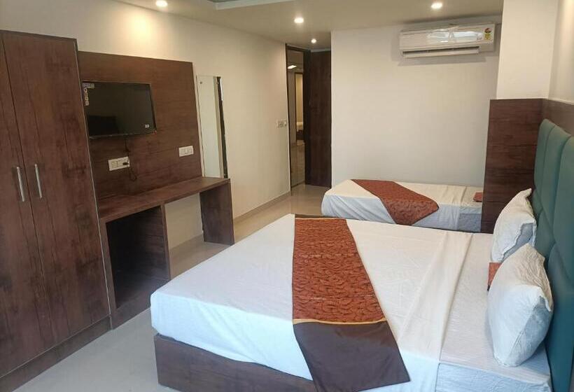 Krone A Family Hotel Near Igi Airport