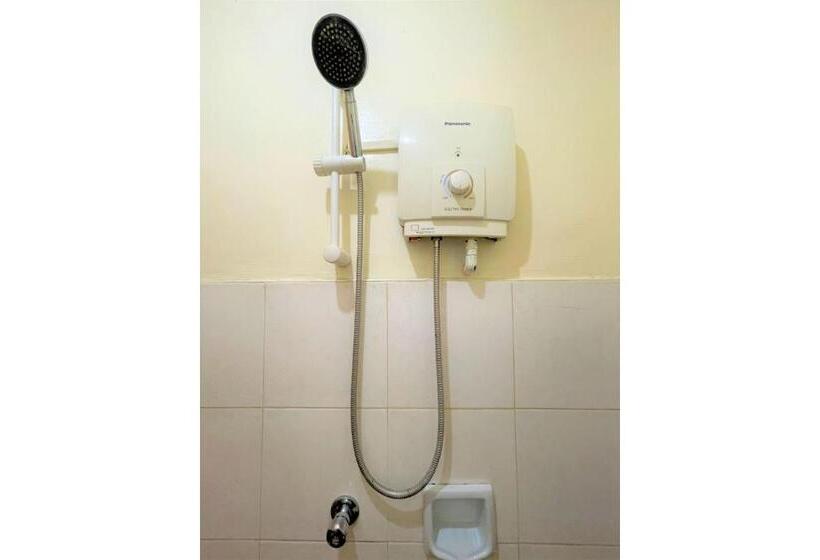 בית מלון כפרי Oyo 876 Escurel Inn Boracay