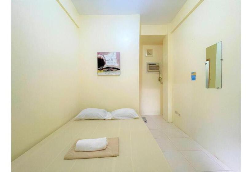 בית מלון כפרי Oyo 876 Escurel Inn Boracay