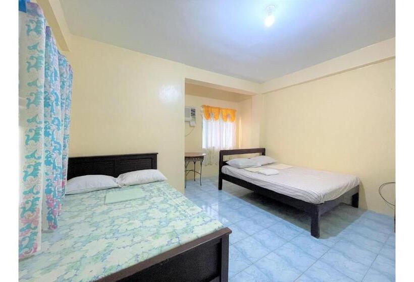 בית מלון כפרי Oyo 876 Escurel Inn Boracay